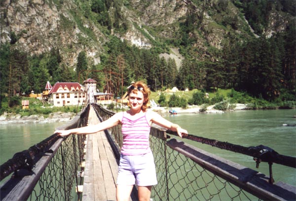 Hanging bridge at teh Katun river